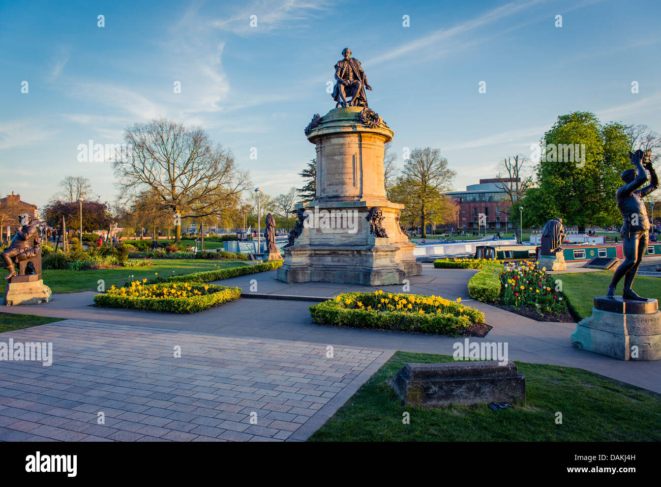 Statuen am Shakespeare Memorial von Herrn Ronald Gower in Bronze, Bancroft Gardens, London, UK Stockfoto