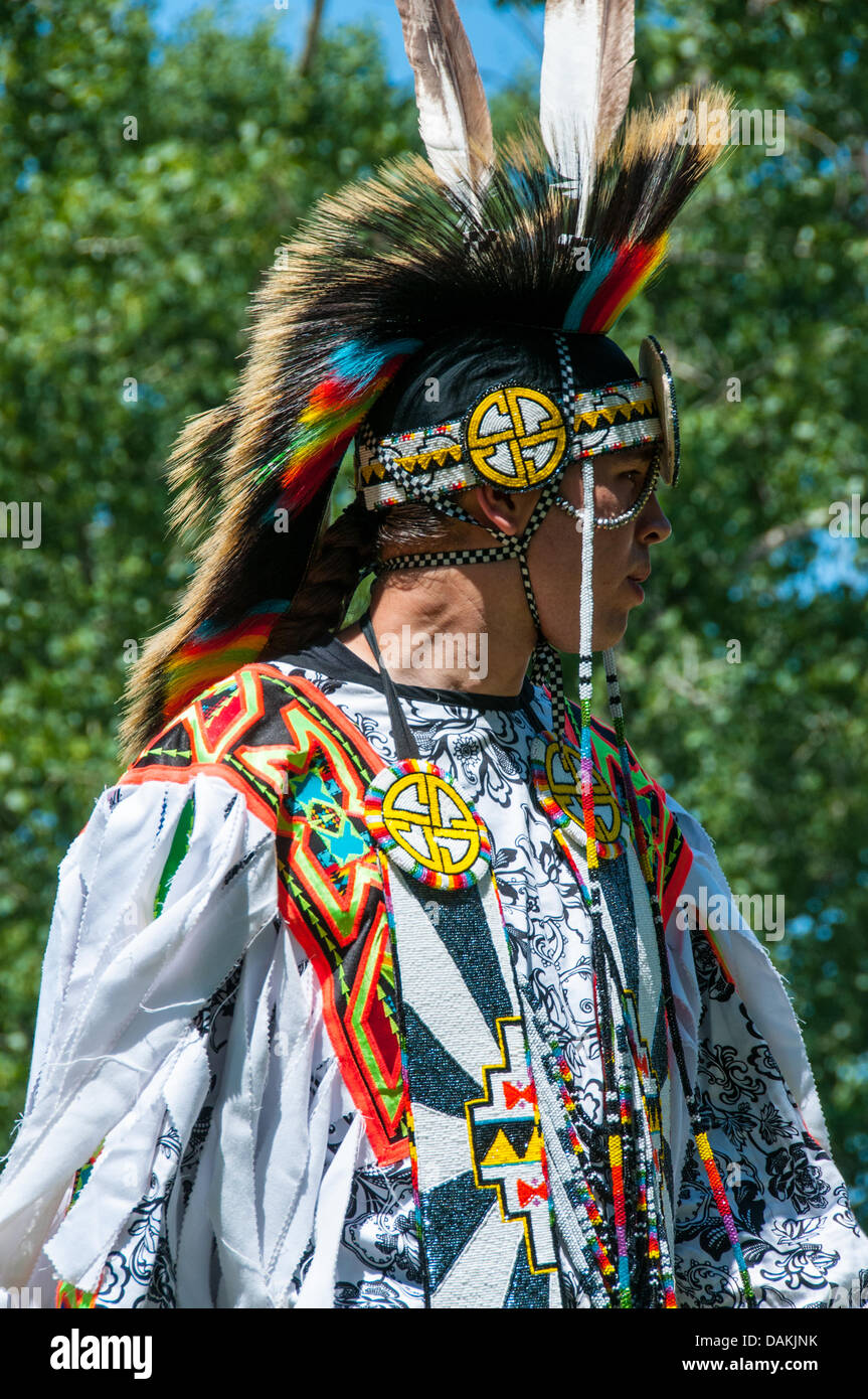 Die stolze Mohawk Nation lebt in Kahnawake Heimatgemeinde befindet sich am Südufer des St. Lorenz Stroms in Quebec Kanada feiert seine jährlichen Pow-Wow mit traditionellen Tänzen und Trommel-Musik-July13-14 2013 Stockfoto