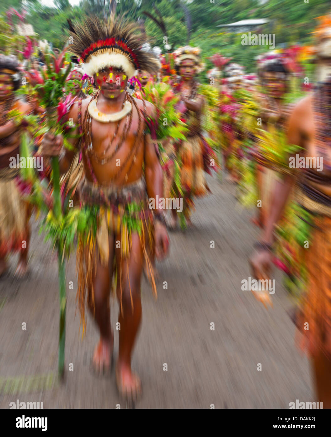 Leute des Stammes Selehoto Alunumuno Stammes Tracht und Tanz, Hochland von Papua-Neu-Guinea Stockfoto