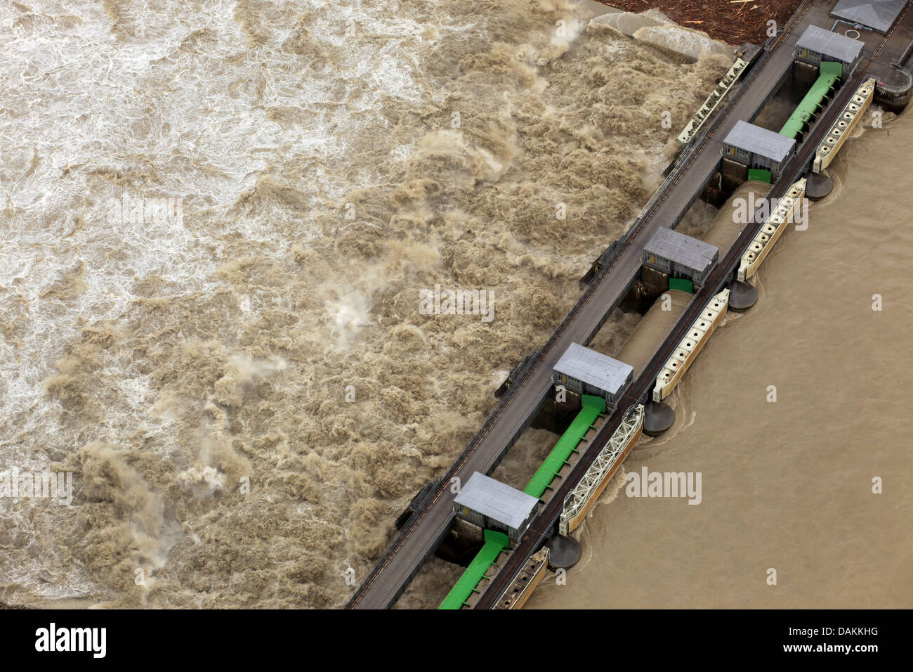 Mittich überfluteten Fluss Inn im Juni 2013, Deutschland, Suben Stockfoto