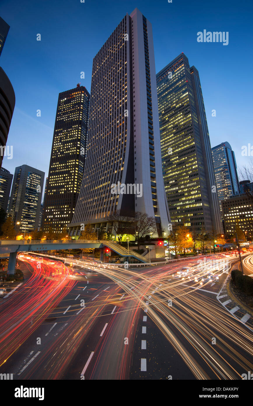 Tokyo, Japan Finanzviertel in Shinjuku. Stockfoto