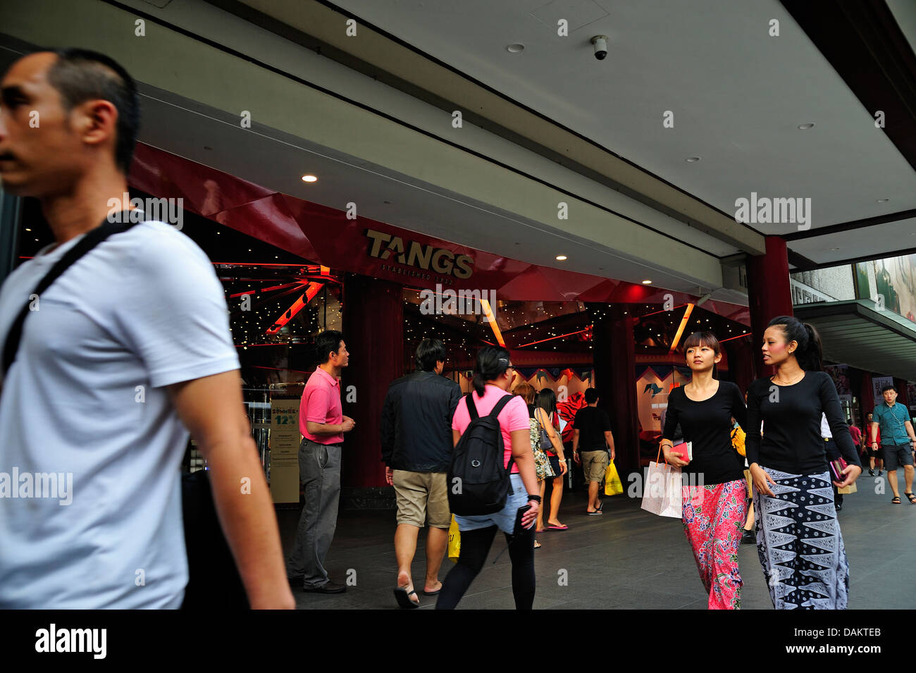 Shopper Tangs Plaza Orchard Road Singapur Stockfoto