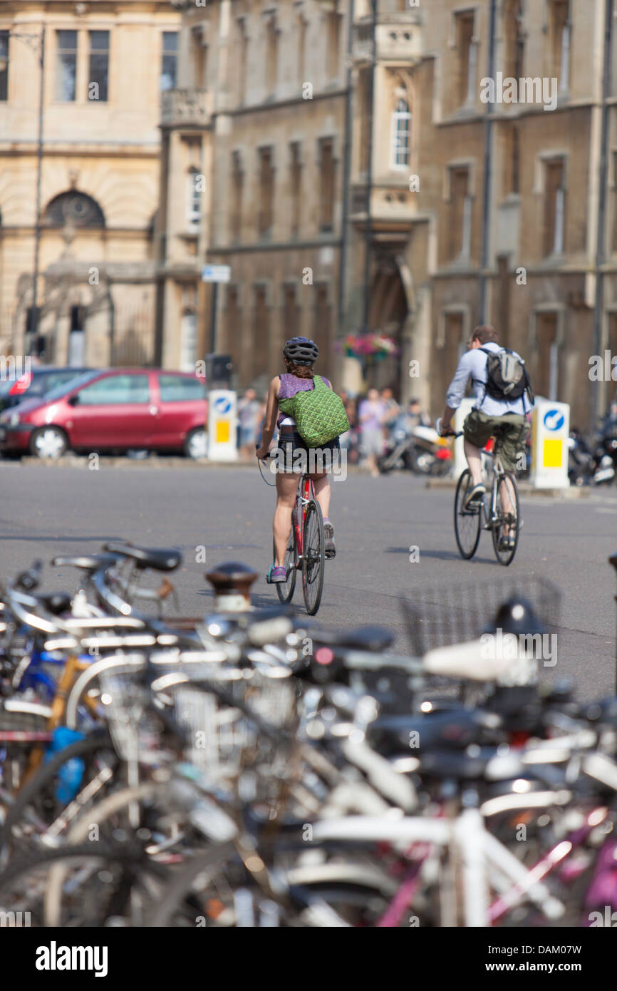 Radfahrer in der Stadt Oxford, Oxfordshire, England, UK Stockfoto