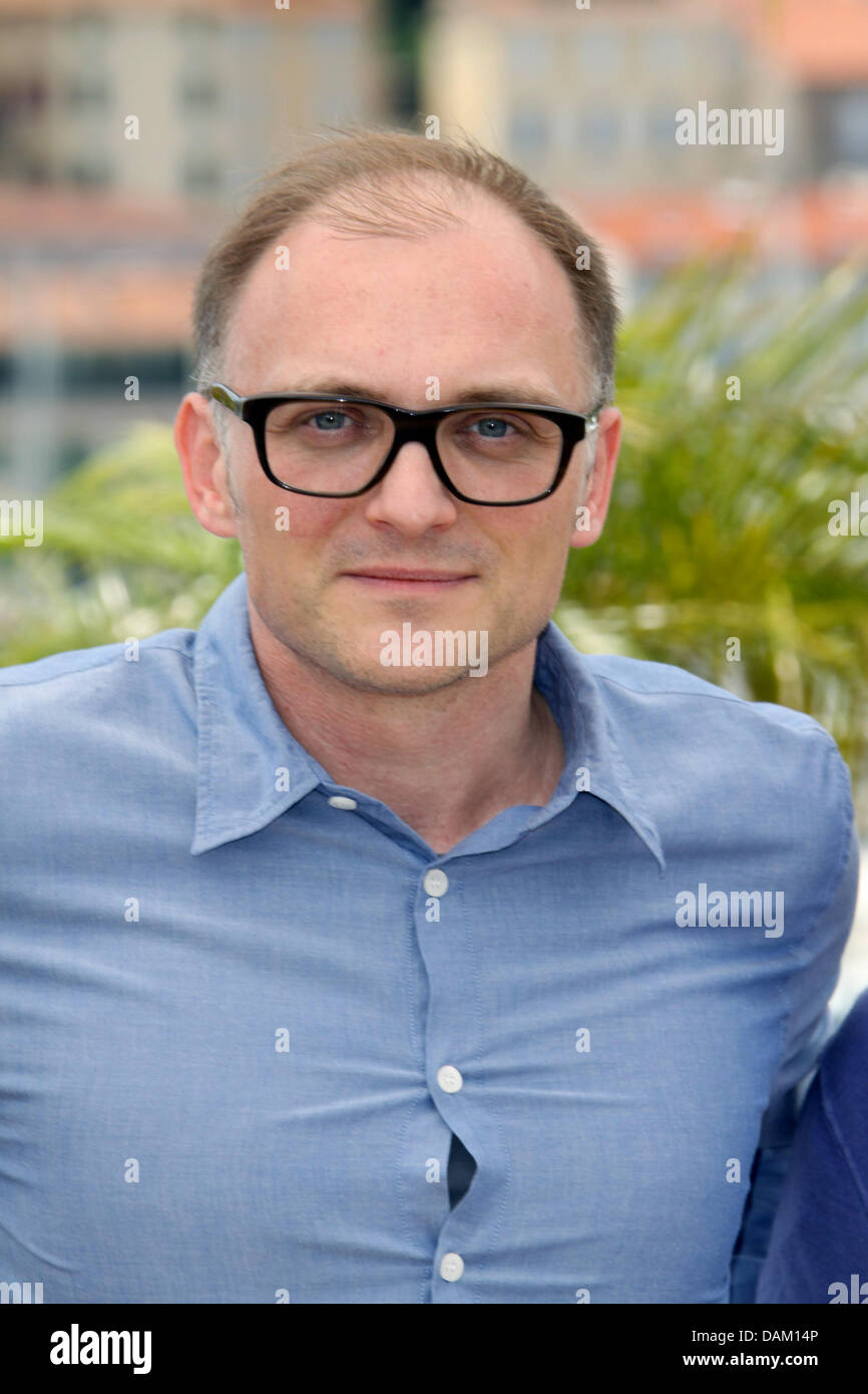 Österreichische Regisseur Markus Schleinzer stellt bei dem Fototermin von "Michael" auf der 64. Internationalen Filmfestspiele von Cannes am Palais des Festivals in Cannes, Frankreich, am 15. Mai 2011. Foto: Hubert Boesl Stockfoto