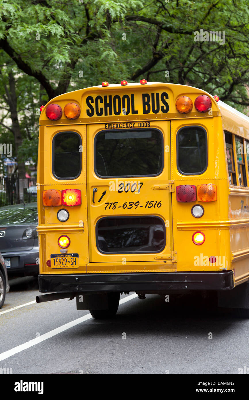 Rückseite ein Schulbus in New York City. Stockfoto