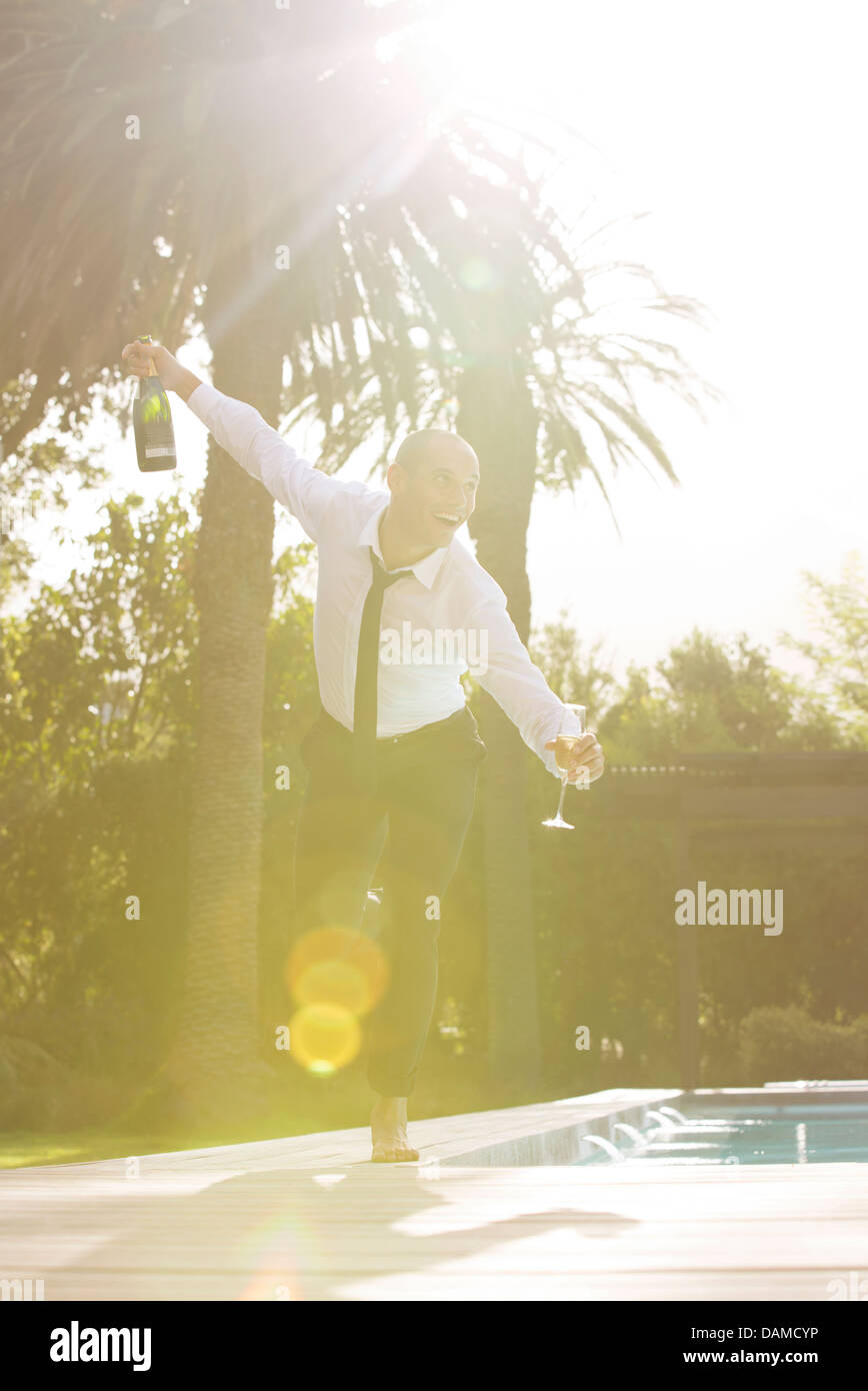 Menschen trinken Swimming pool Stockfoto