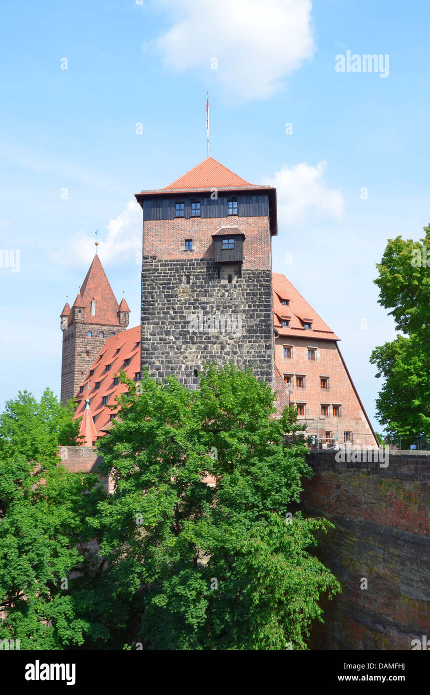 Dieser Teil der Nürnberger Burg beherbergt der Jugendherberge, die mit allen Mitteln eine der schönsten Jugendherbergen in Europa. Stockfoto