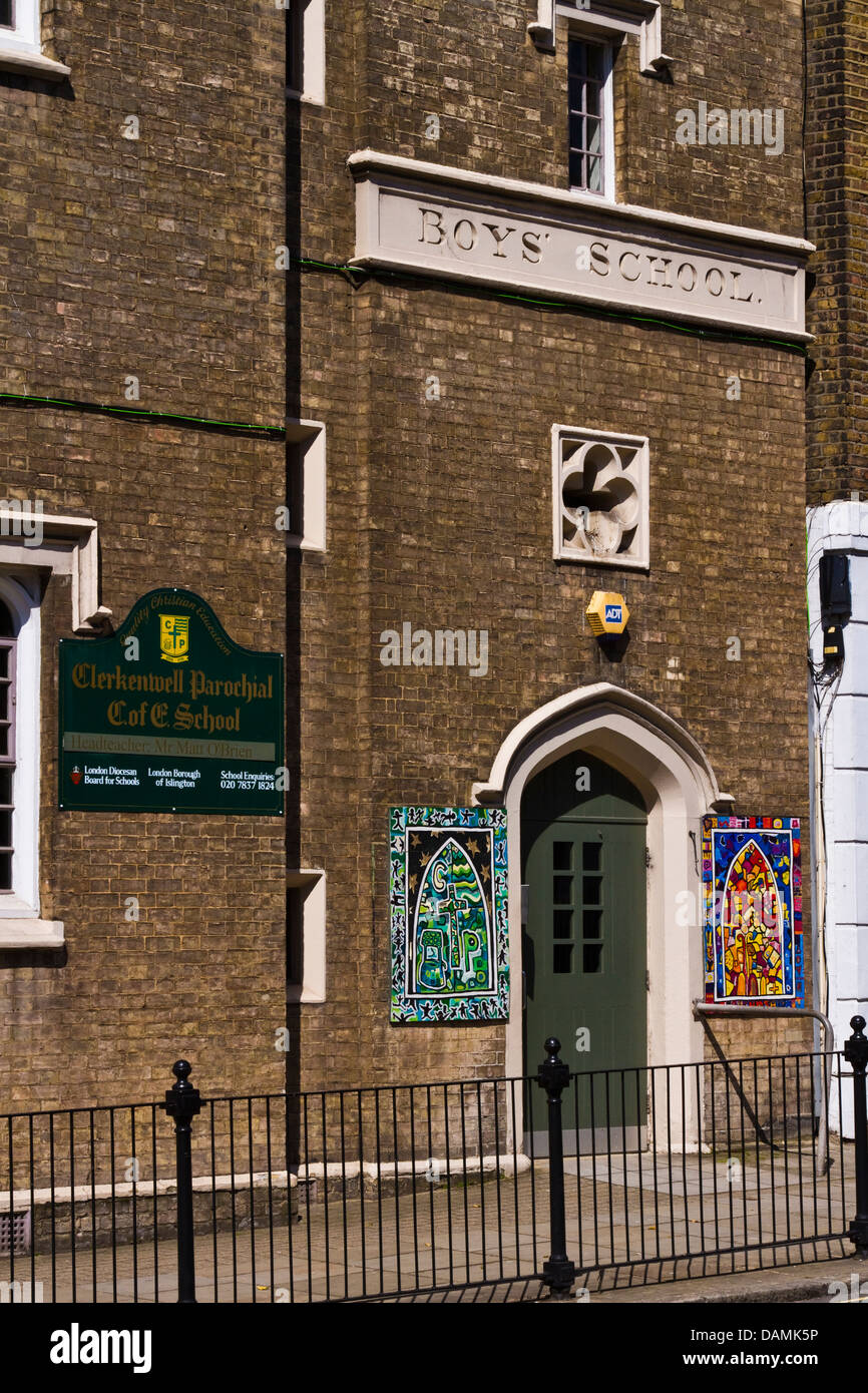 Clerkenwell parochiale C E Schule Alter junge Eingang, London Stockfoto