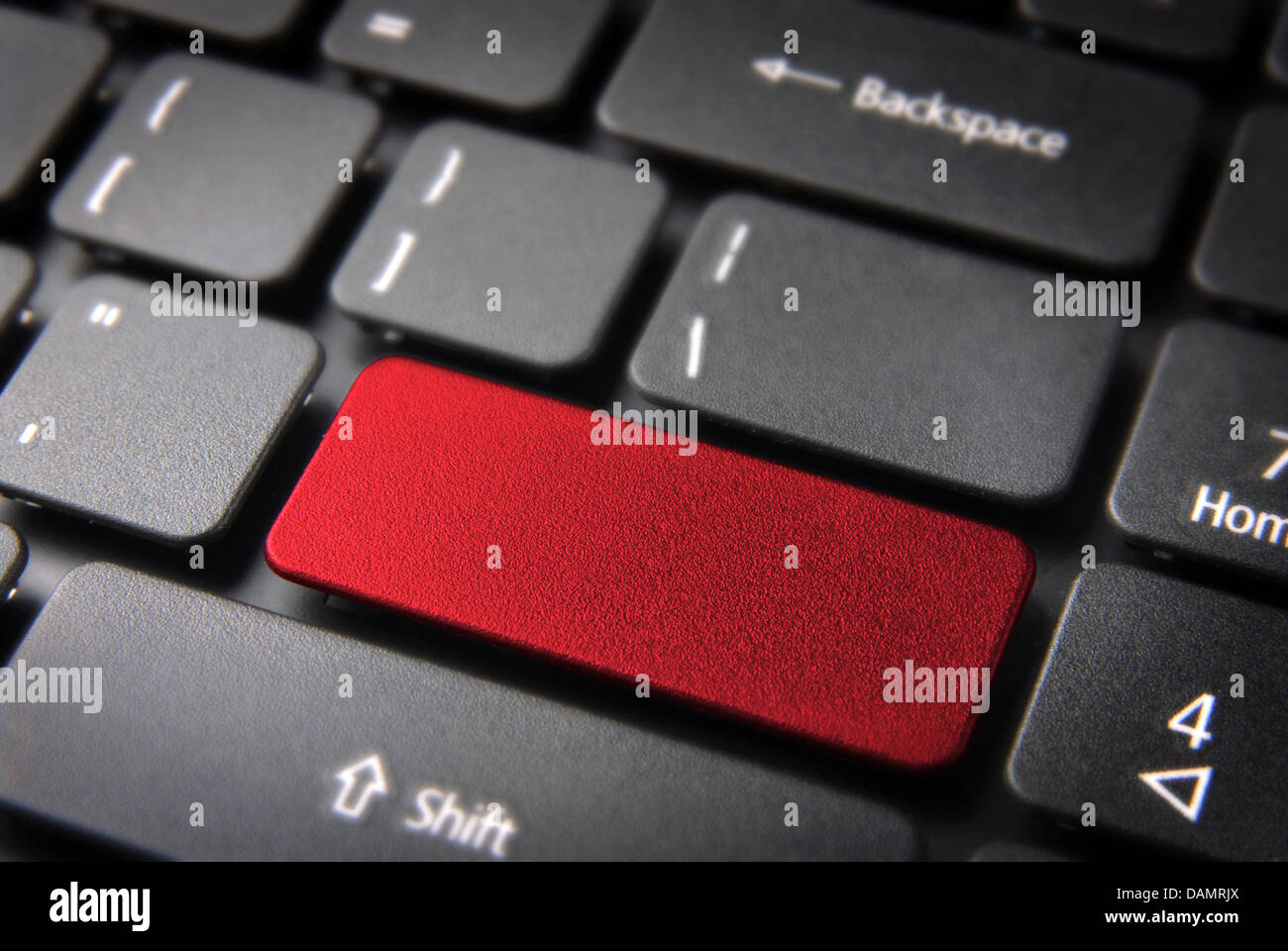 Roten Layout-Vorlage-Schlüssel auf Laptop-Tastatur bereit, Ihren eigenen Text oder Symbol enthalten. Im Preis inbegriffen Clipping-Pfad, so dass Sie leicht bearbeitet werden kann. Stockfoto