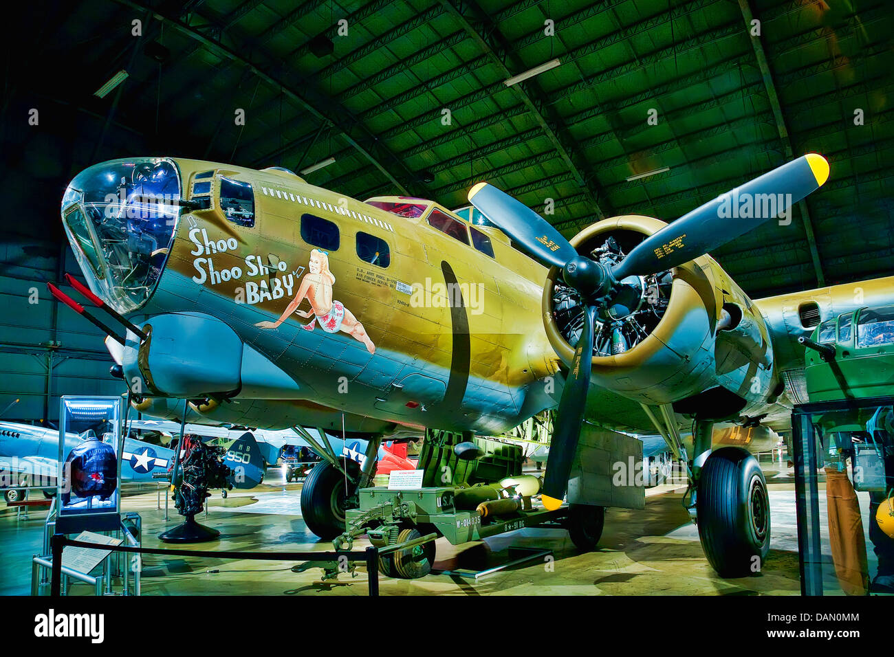 Shoo Shoo Baby ist der Name einer b-17 Flying Fortress im zweiten Weltkrieg erhalten und öffentlich zur Schau an Wright-Patterson AFB Stockfoto