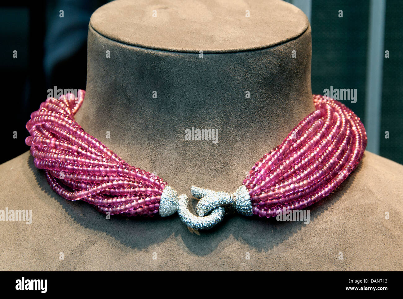 Diamant Halskette Cartier Schmuck Monaco Cote d ' Azur-Schmuck Stockfoto