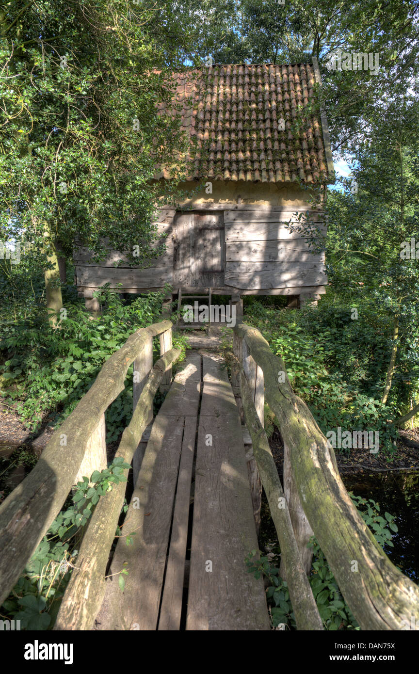 Antike alte Holzhütte gefunden in Norddeutschland Stockfoto