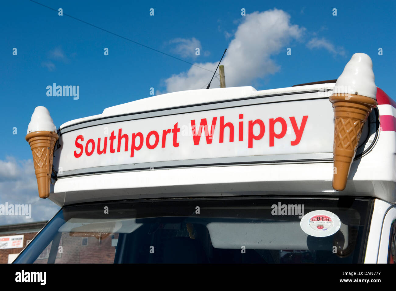 Southport quirligen Ice Cream Van Summer Blue Sky Stockfoto