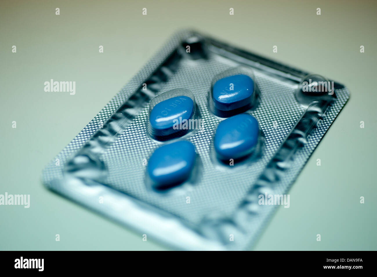 Viagra Pfizer Tabletten 100mg Sildenafil Impotenz erektile Dysfunktion Stockfoto