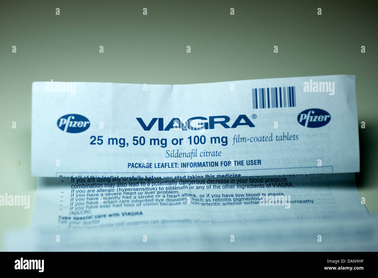 Viagra Pfizer Tabletten 100mg Sildenafil Impotenz erektile Dysfunktion Stockfoto