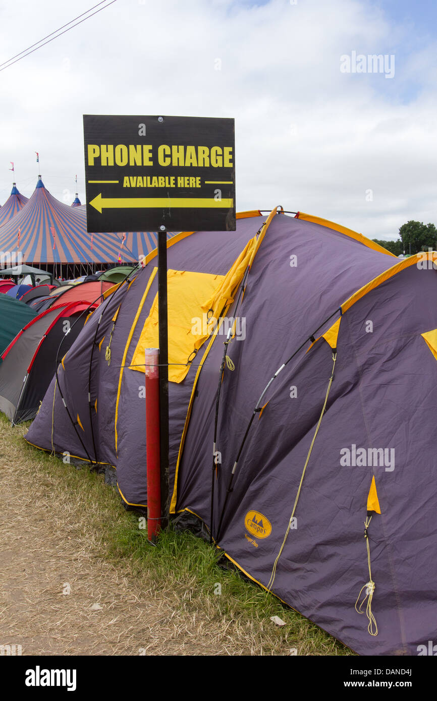 Campingplatz am Glastonbury Festival, Pilton, Somerset, England, Vereinigtes Königreich. Stockfoto