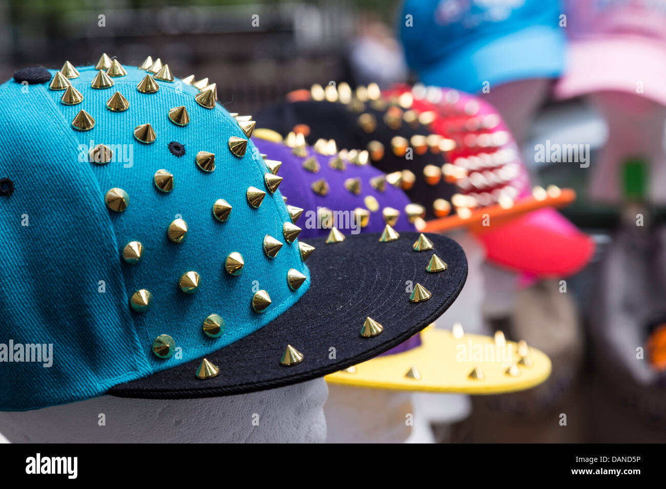 Hüte auf dem Display an Street Fair, NYC Stockfoto