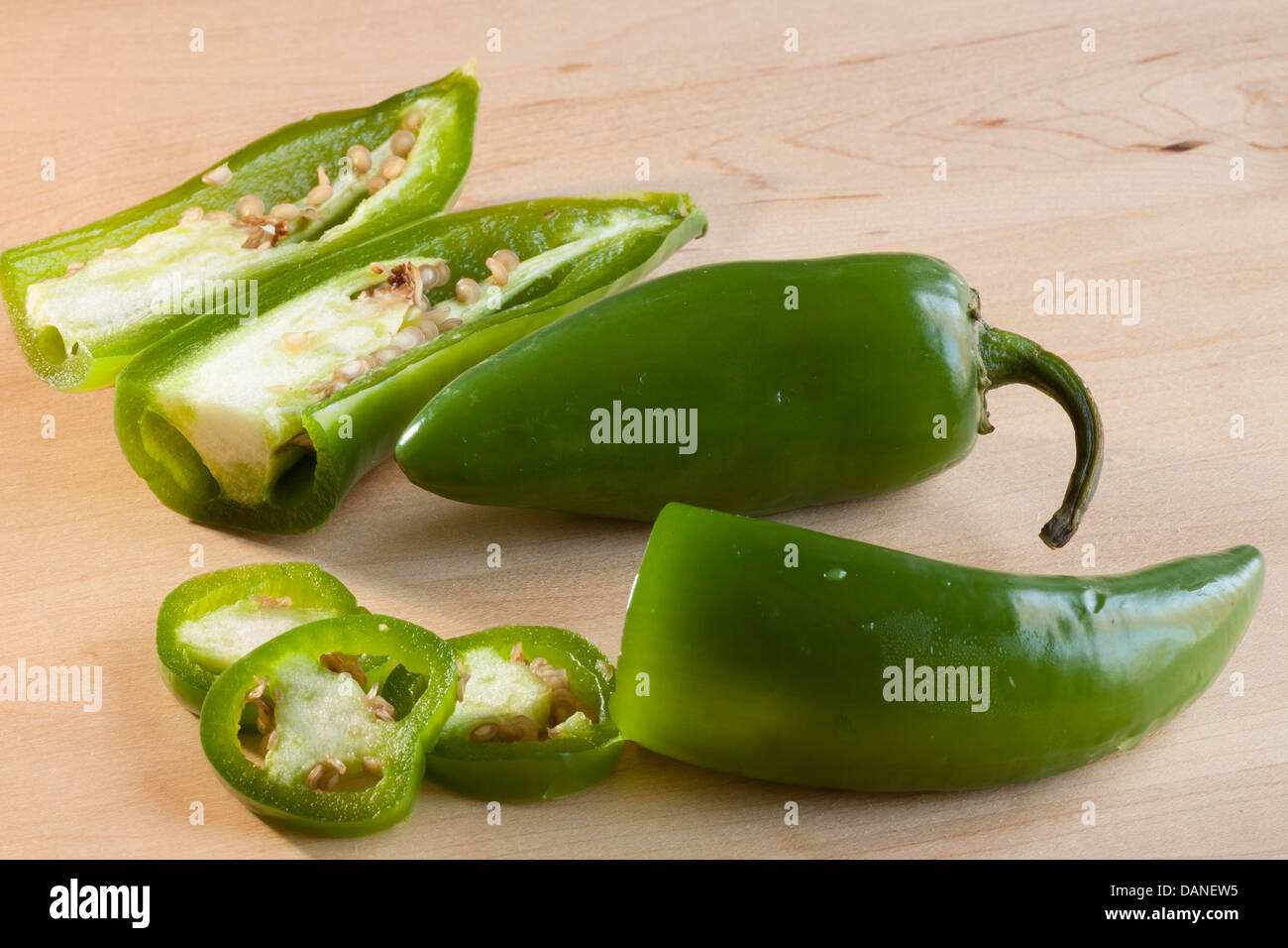 Stillleben mit Jalapeno Peppers Stockfoto