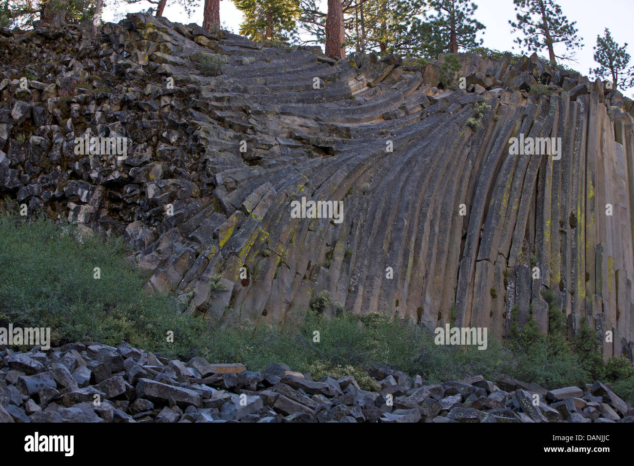 Säulenförmigen Basalt Felsformationen, Devils Postpile Nationaldenkmal, California, Vereinigte Staaten von Amerika Stockfoto