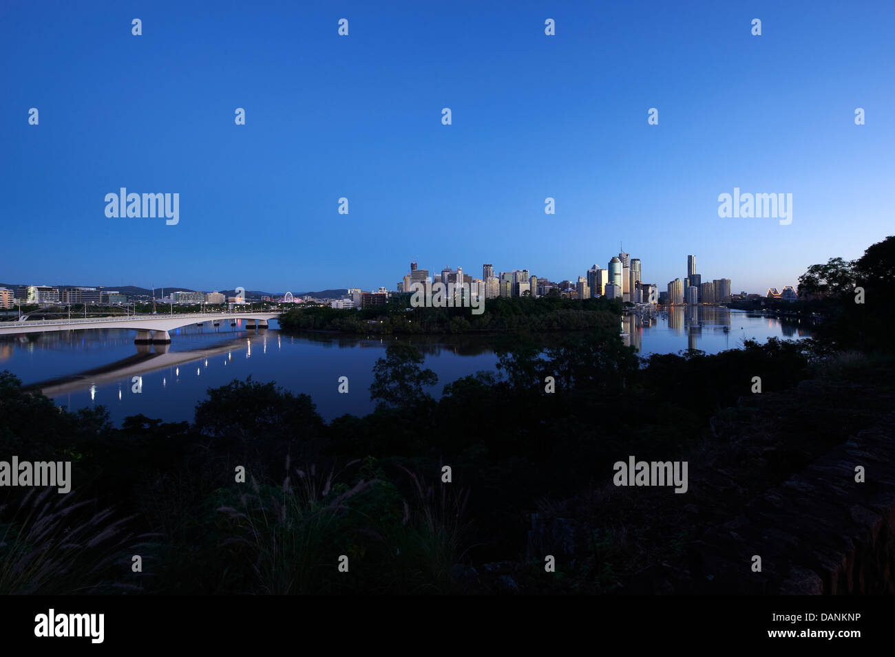 Brisbane CBD gelegen hinter dem Botanischen Garten Stockfoto