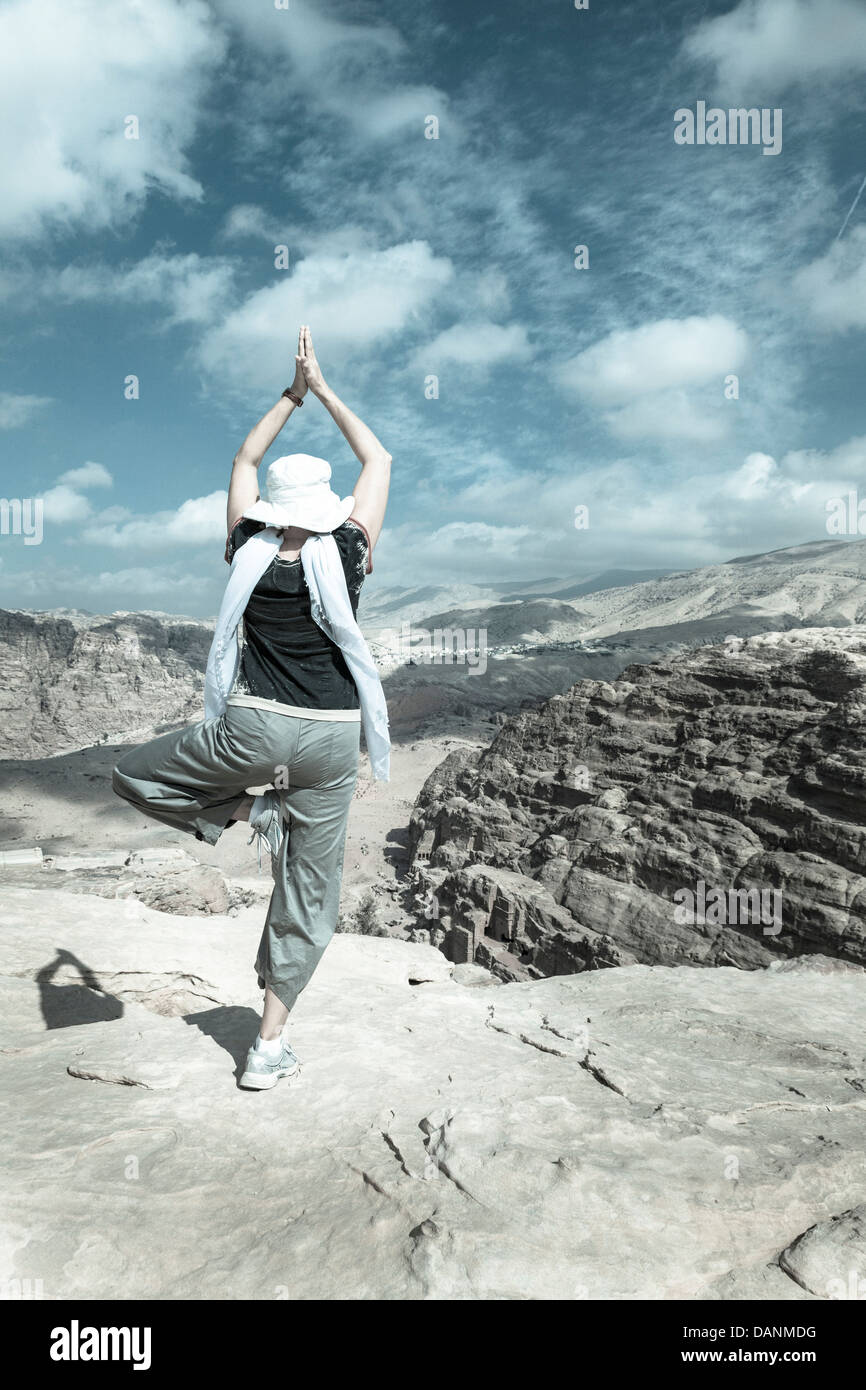 Yoga in Petra Stockfoto