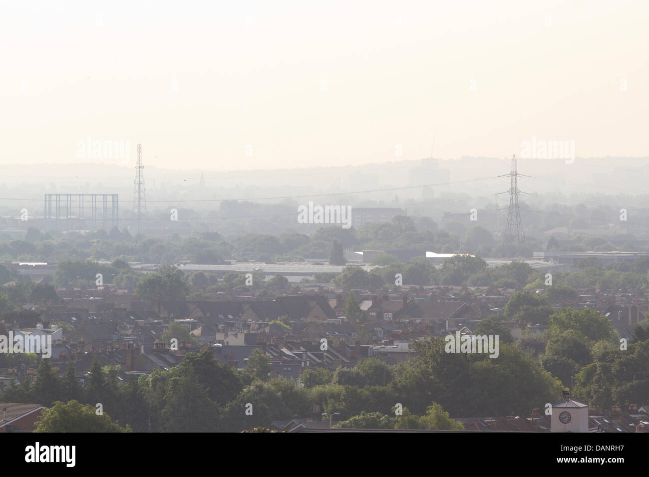 London, UK. 17. Juli 2013. Das Met Office hat Vorhersage Mittwoch 17. Juli soll der heißeste Tag des Jahres mit Temperaturen bis 31 Grad Celsius Credit werden: Amer Ghazzal/Alamy Live-Nachrichten Stockfoto