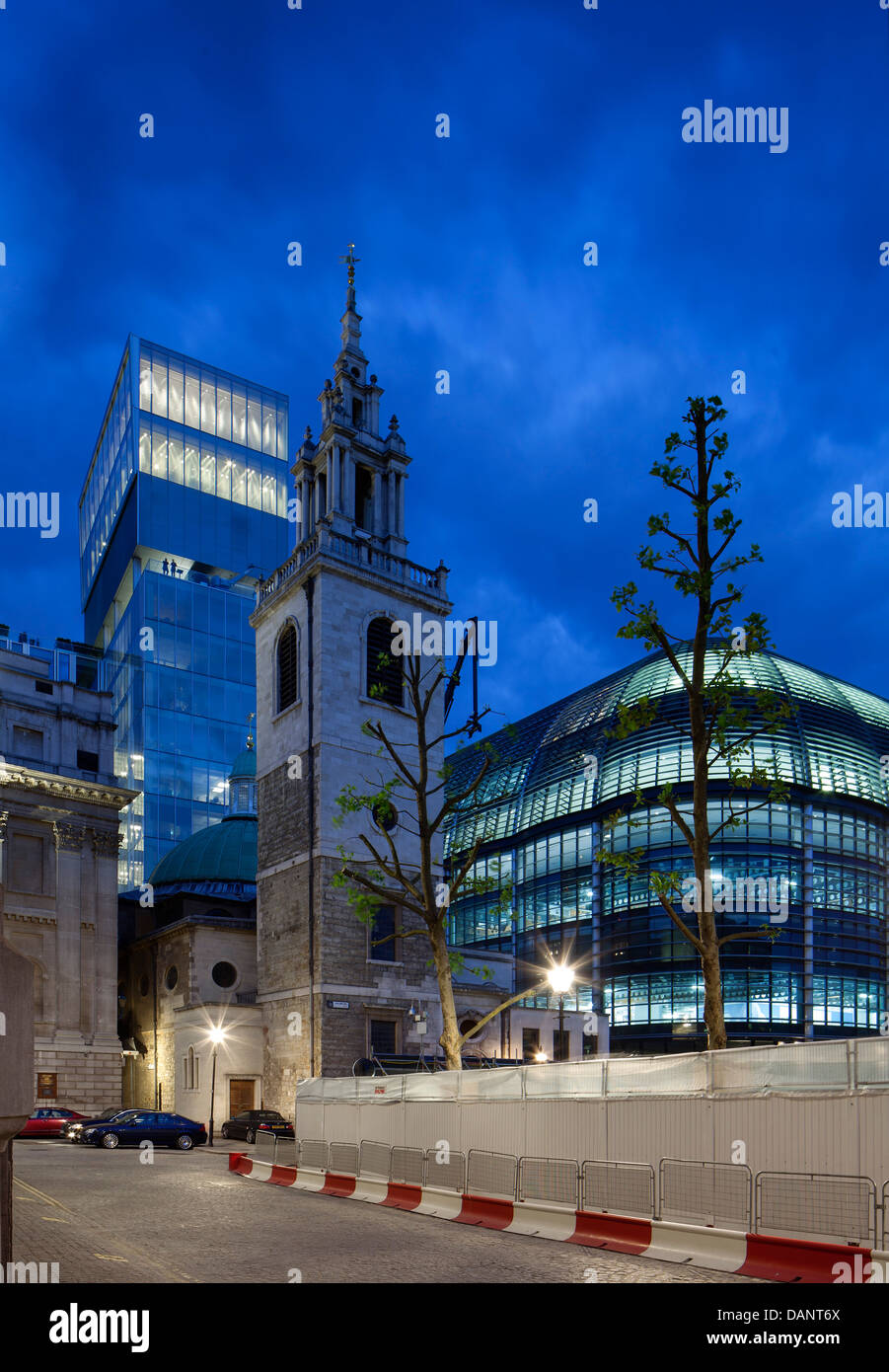 NEUER Hof, ROTHSCHILD BANK, London, Vereinigtes Königreich. Architekt: OMA, Verbündete & MORRISON, 2012. Stockfoto