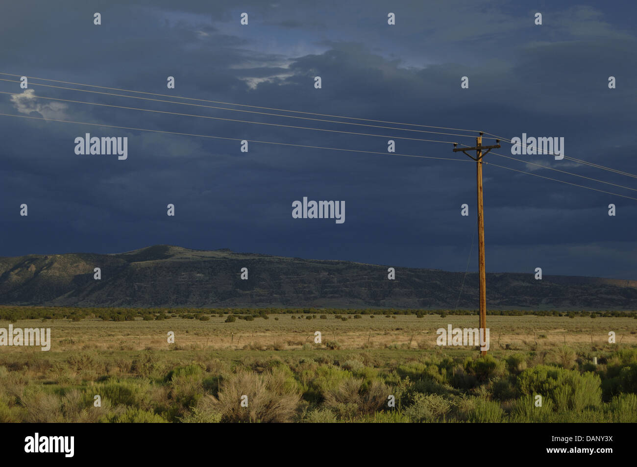 Stürmischer Himmel über der Wüste. New-Mexico. USA. Stockfoto