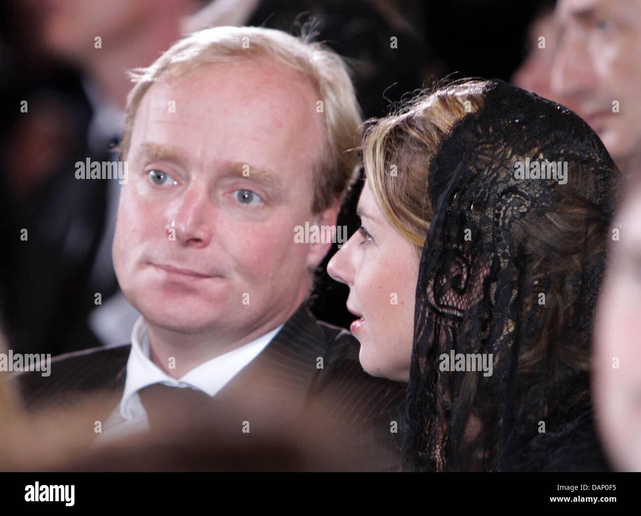 Prinz Carlos und Prinzessin Annemarie de Bourbon de Parma besuchen die Beerdigung von seine kaiserliche königliche Hoheit Erzherzog Otto von Habsburg an den Stephansdom in Wien, Österreich, 16. Juli 2011. Foto: Albert Nieboer/RoyalPress Niederlande Stockfoto