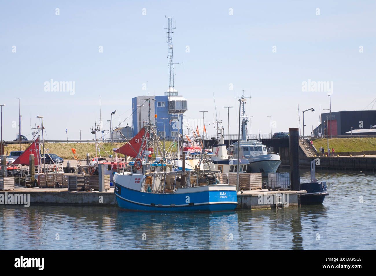 Hvide Sande West Jütland Dänemark EU Angelboote/Fischerboote vertäut im Hafen des Fischerdorfes Stockfoto