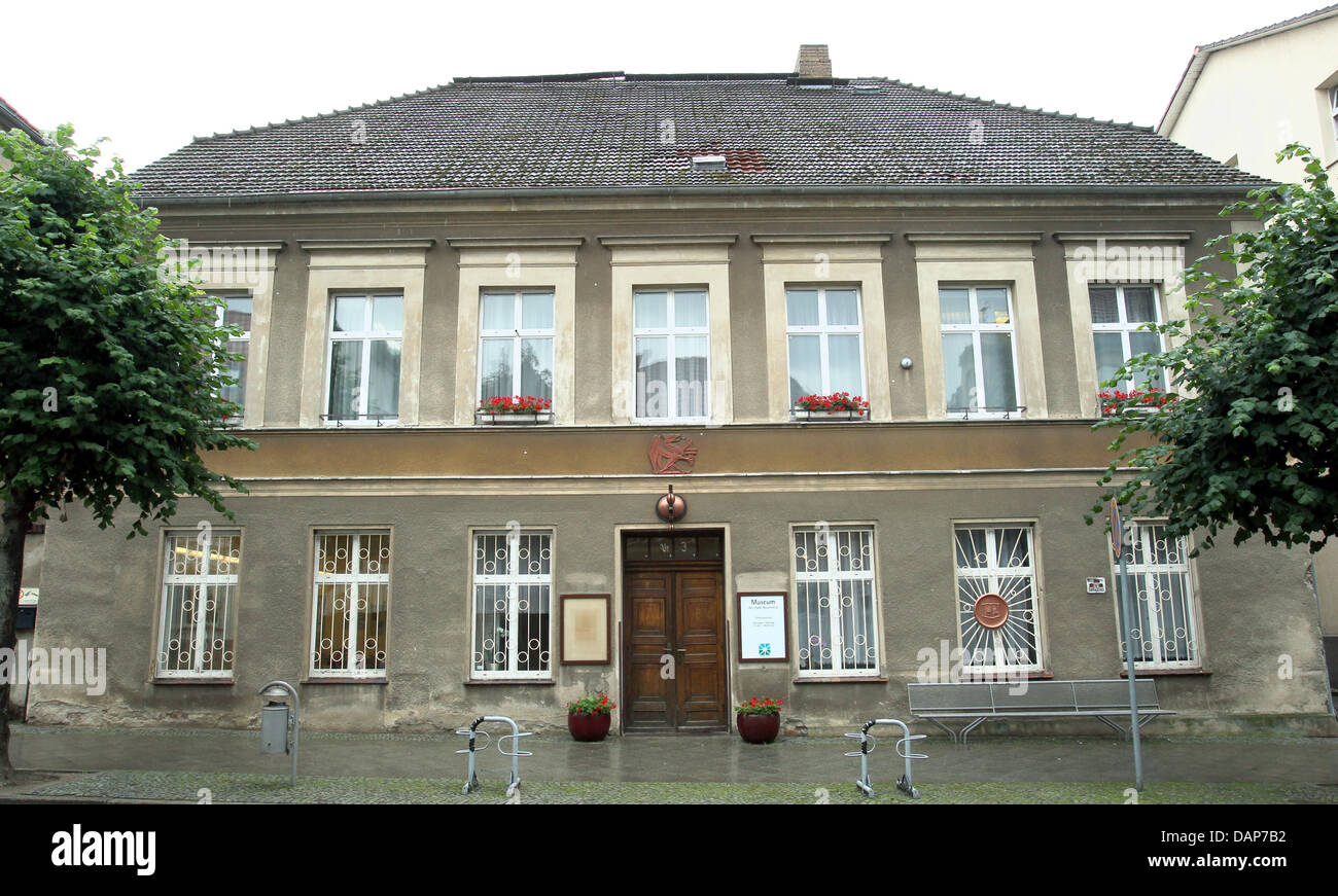 Das Museum der Stadt Neustrelitz ist in Neustrelitz, Deutschland, 28. Juli 2011 abgebildet. Foto: Bernd Wuestneck Stockfoto