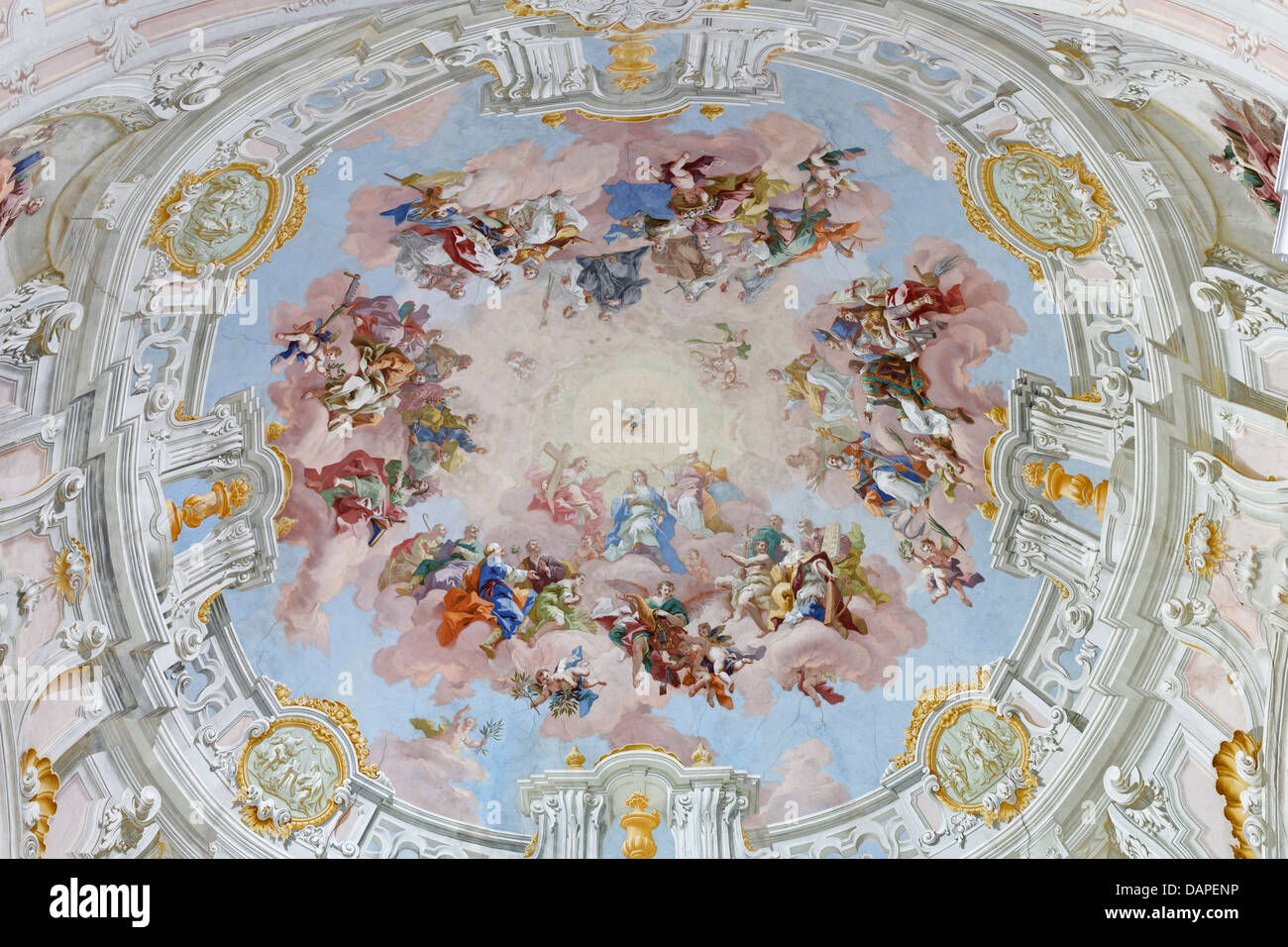 Österreich, Oberösterreich, Innenraum der Stiftskirche mit Fresken Stockfoto