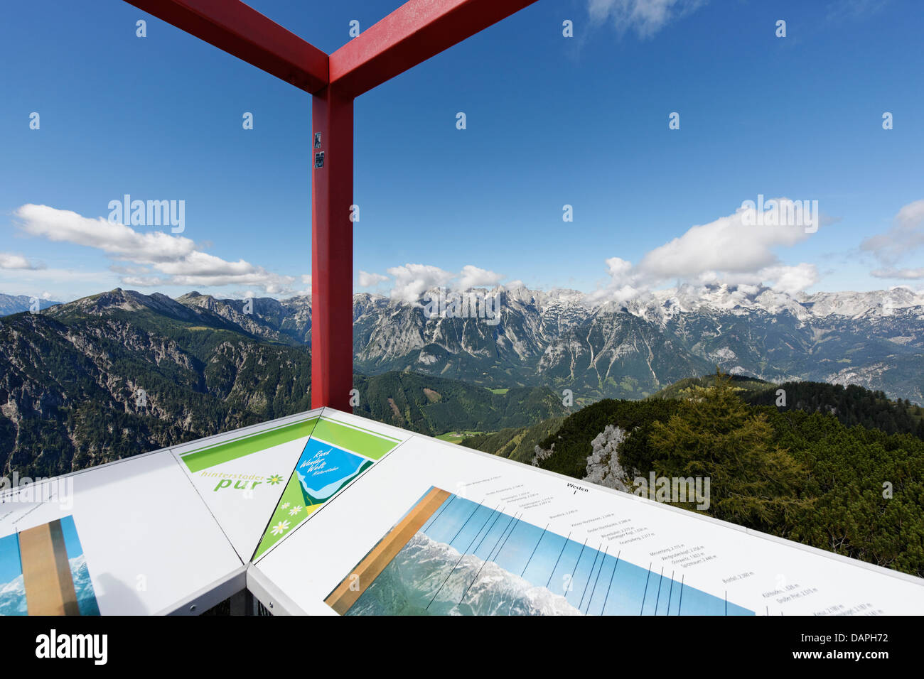 Österreich, Oberösterreich, Aussichtsplattform auf Hutterer Höss Berg Stockfoto