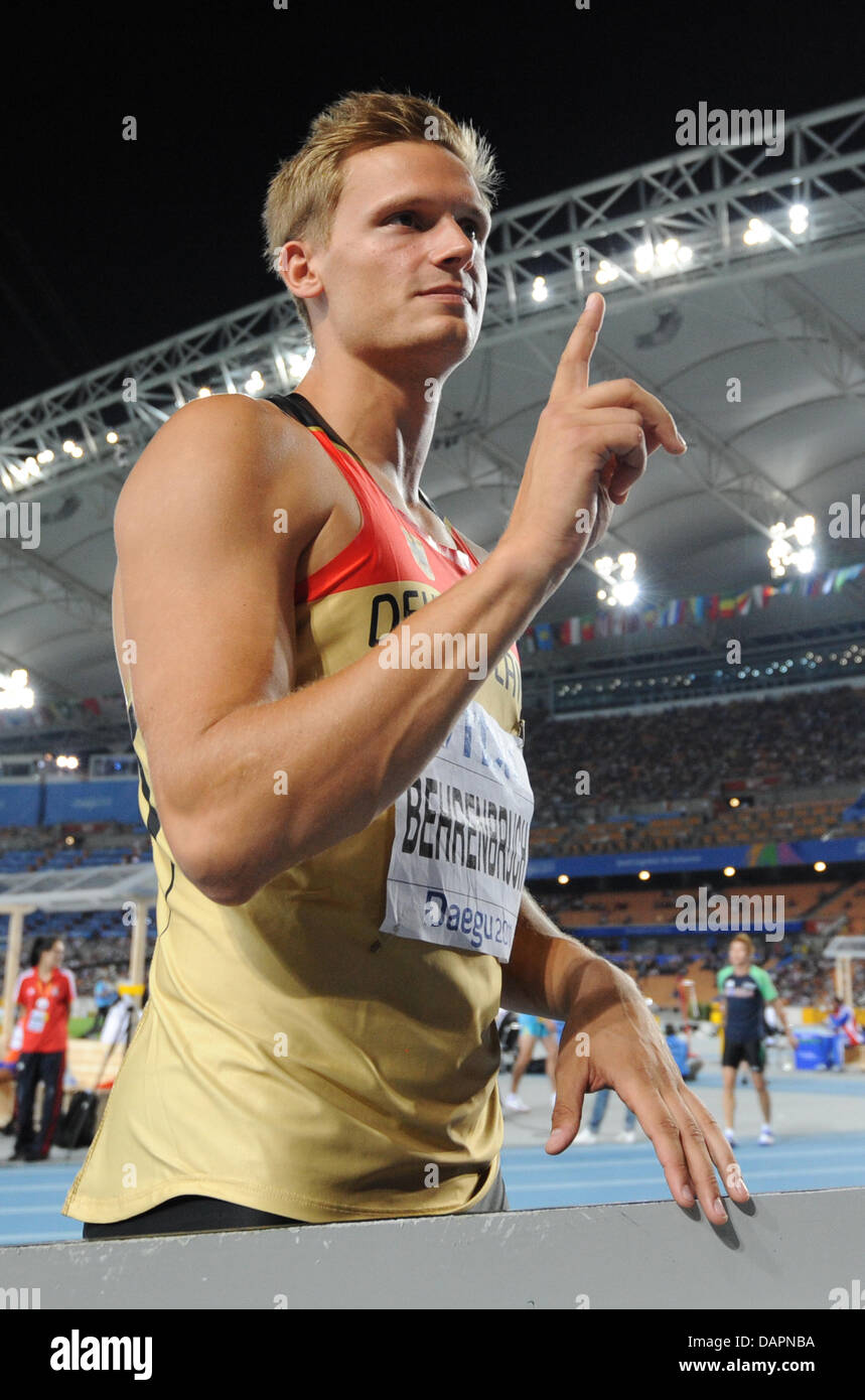 Pascal Behrenbruch Deutschlands reagiert bei Hochsprung Zehnkampf-Wettbewerb bei der 13. IAAF Weltmeisterschaften in der Leichtathletik in Daegu, Südkorea, 27. August 2011. Foto: Rainer Jensen dpa Stockfoto