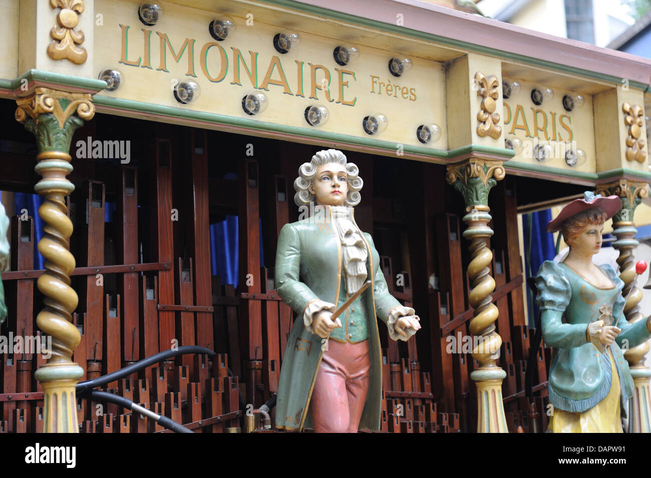 Eine Orgel der Gebrüder Limonaire in Paris im Jahre 1910 machte ist Teil der Fete Paradiso auf Governors Island im Hafen von New York. Stockfoto