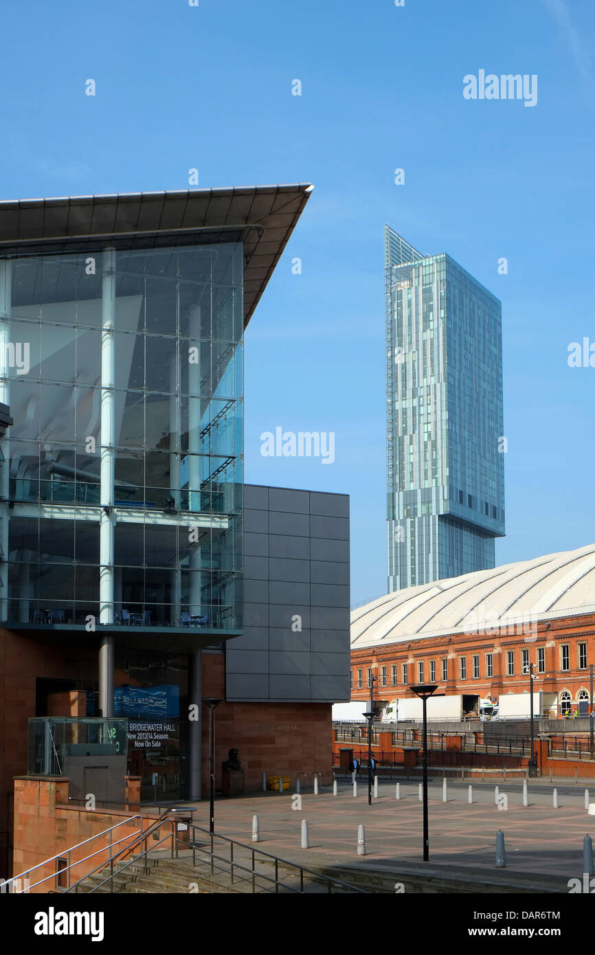 England, Manchester, Blick Richtung Bridgewater Hall und Beetham Tower Stockfoto