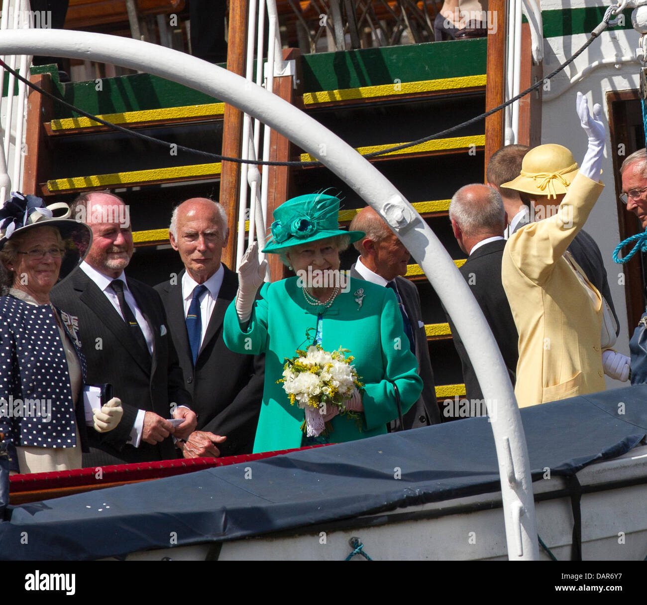 Windermere, Großbritannien. 17. Juli 2013. Ihre Majestät die Königin & The Princess Royal bei einem Besuch in Lake Windermere Credit: Shoosmith Sammlung/Alamy Live News Stockfoto