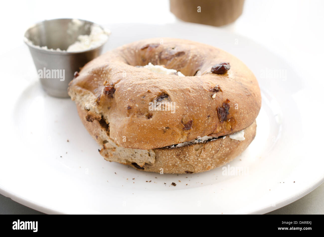 Bagel mit Frischkäse Stockfoto