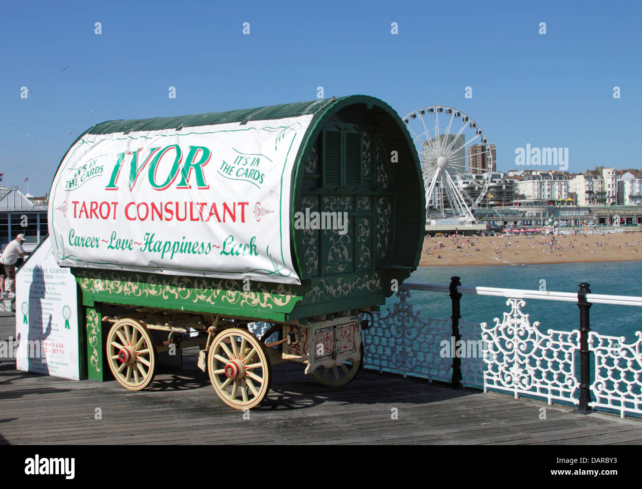 Ivor Tarot Berater auf Brighton Pier Sussex Stockfoto