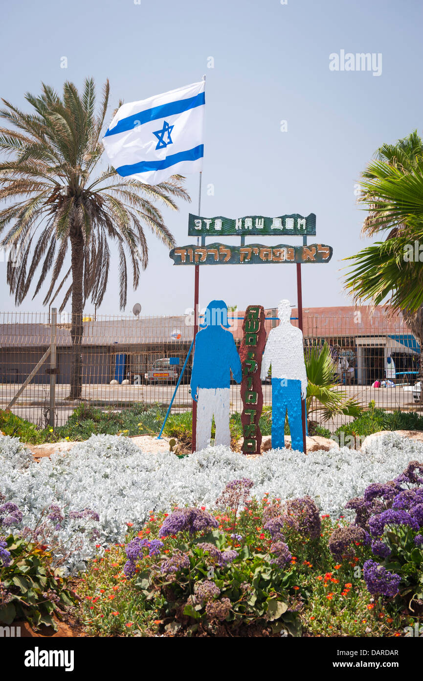 Israel Tel Aviv israelische Nationalflagge David Stern Mogen David memorial Delphinarium Mord Massaker Selbstmordattentäter Saeed Hotari 21 Opfer Kinder Stockfoto