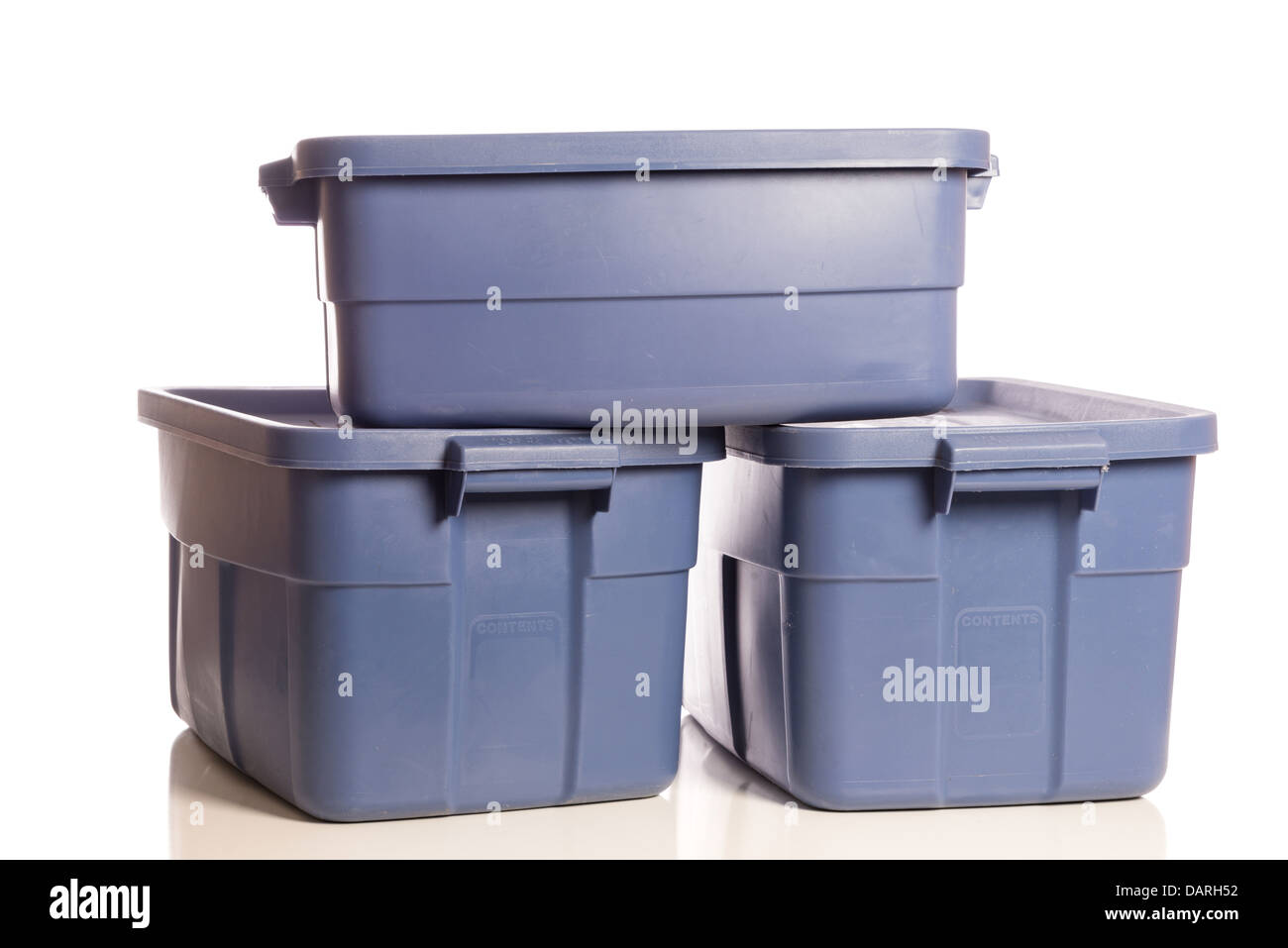 Ein Stapel von drei blauen Kunststoff Lagerung Wannen Stockfoto