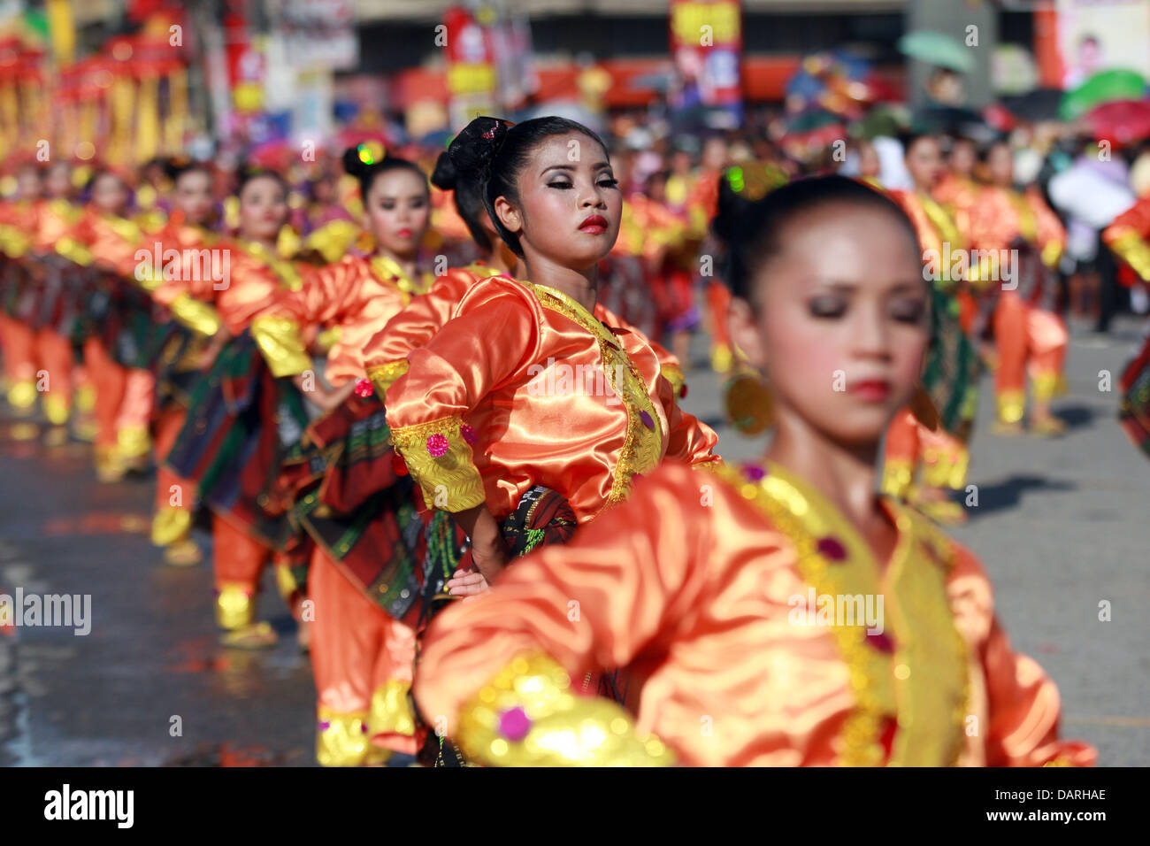 Koronadal, Philippinen. 18. Juli 2013. Während der 14. T'nalak Festival Parade in den südlichen Philippinen Koronadal Tänzer. Bildnachweis: Jef Maitem/ZUMAPRESS.com/Alamy Live-Nachrichten Stockfoto