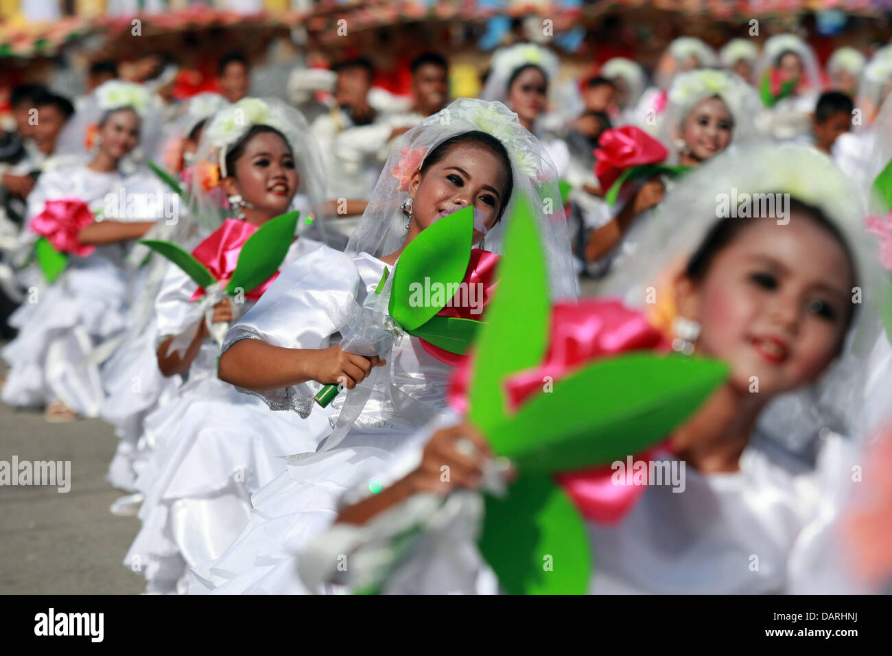 Koronadal, Philippinen. 18. Juli 2013. Während der 14. T'nalak Festival Parade in den südlichen Philippinen Koronadal Tänzer. Bildnachweis: Jef Maitem/ZUMAPRESS.com/Alamy Live-Nachrichten Stockfoto