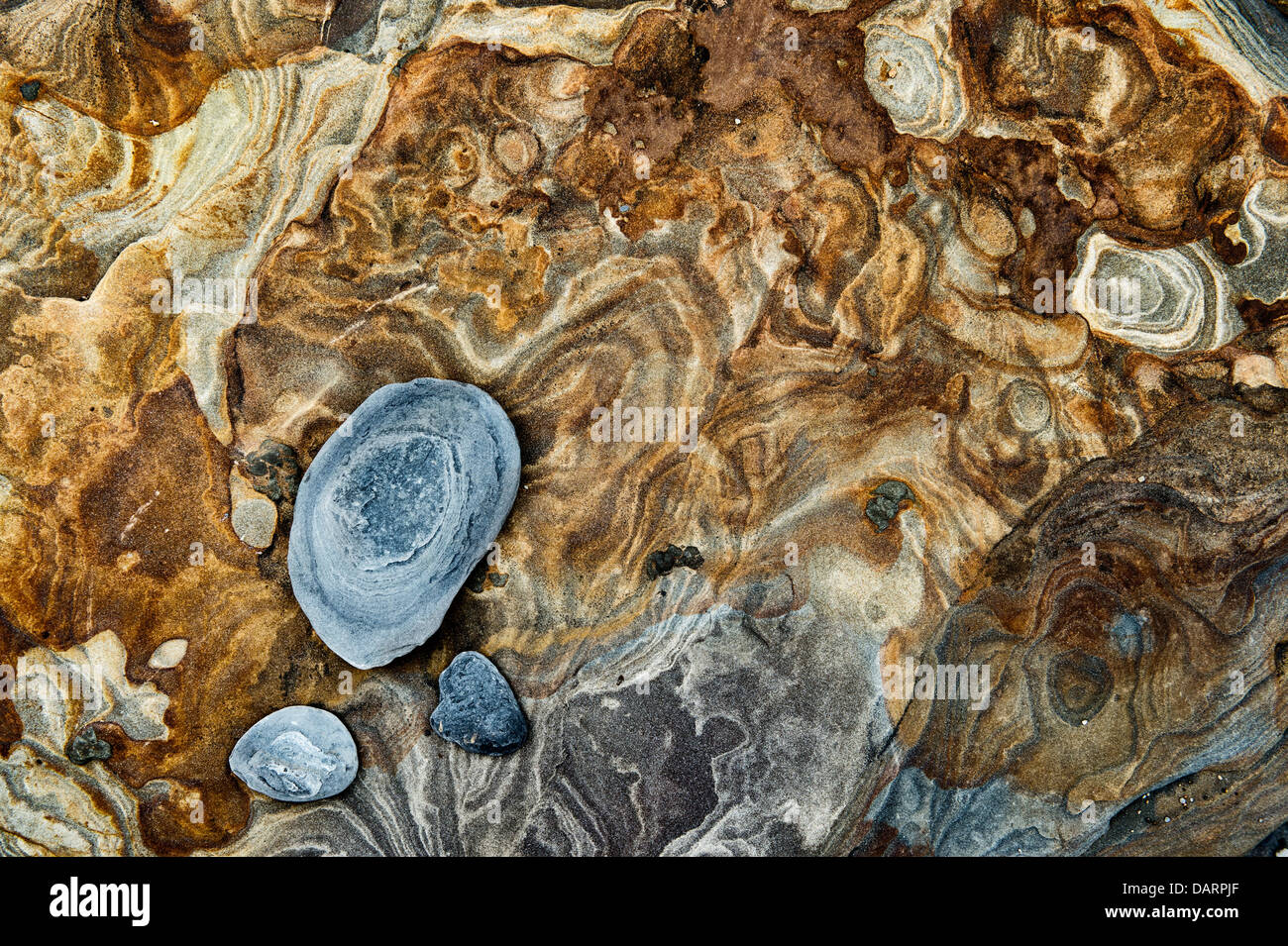 Sandstein Felsen Schichten Muster, Northumberland, England. Stockfoto
