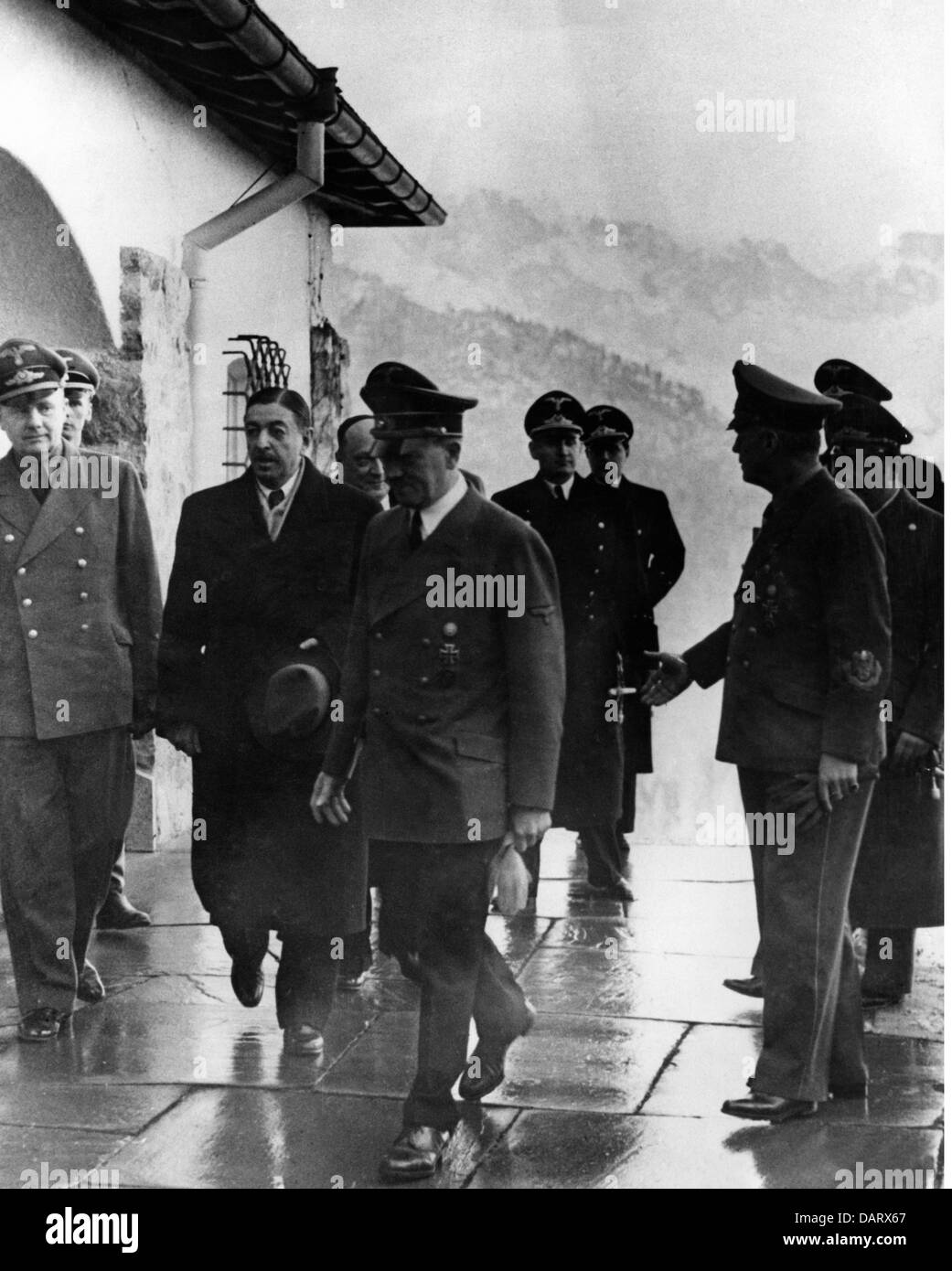 Hitler, Adolf, 20.4.1889 - 30.4.1945, deutscher Politiker (NSDAP), Reichskanzler 30.1.1933 - 30.4.1945, mit dem Yugolsav-Ministerpräsidenten Dragisa Cvetkovic, Berghof, Obersalzberg, 16.2.1941, Recht: Außenminister Joachim von Ribbentrop, Stockfoto