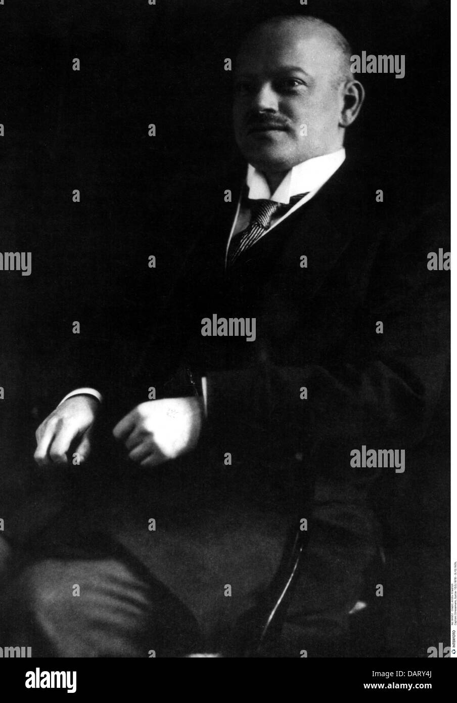 Stresemann, Gustav 10.5.1878 - 3.10.1929, deutscher Politiker, (DVP), halbe Länge, ca. 1917, Stockfoto