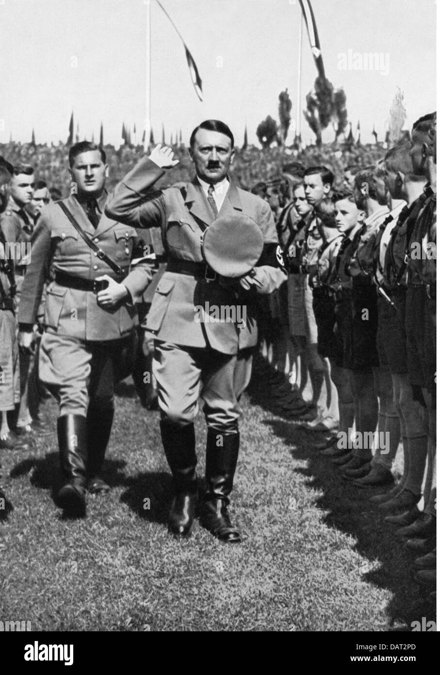 Nationalsozialismus / Nationalsozialismus, Nürnberger Kundgebungen, "Rallye der Macht", Nürnberg, 10. - 16.9.1935, Adolf Hitler in einer Formation der Hitlerjugend, dahinter: Baldur von Schirach, Zusatzrechte-Clearences-nicht vorhanden Stockfoto