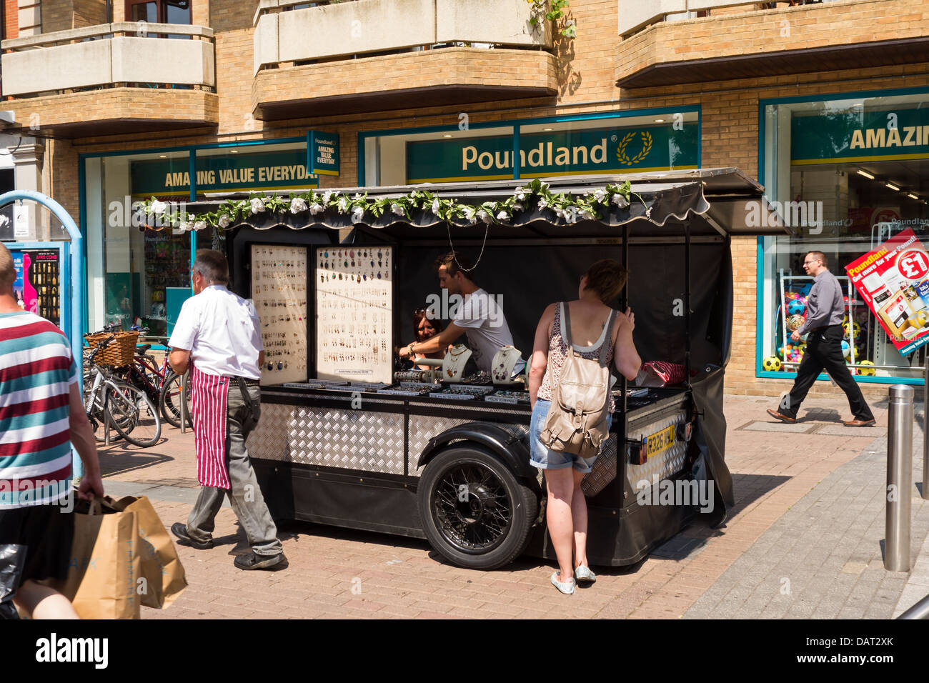 Schmuck Stand in der Straße in Cambridge England Handel Stockfoto