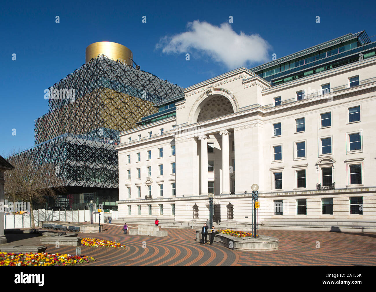 Großbritannien, England, Birmingham, Centenary Square, neue Bibliothek und Baskerville House Stockfoto