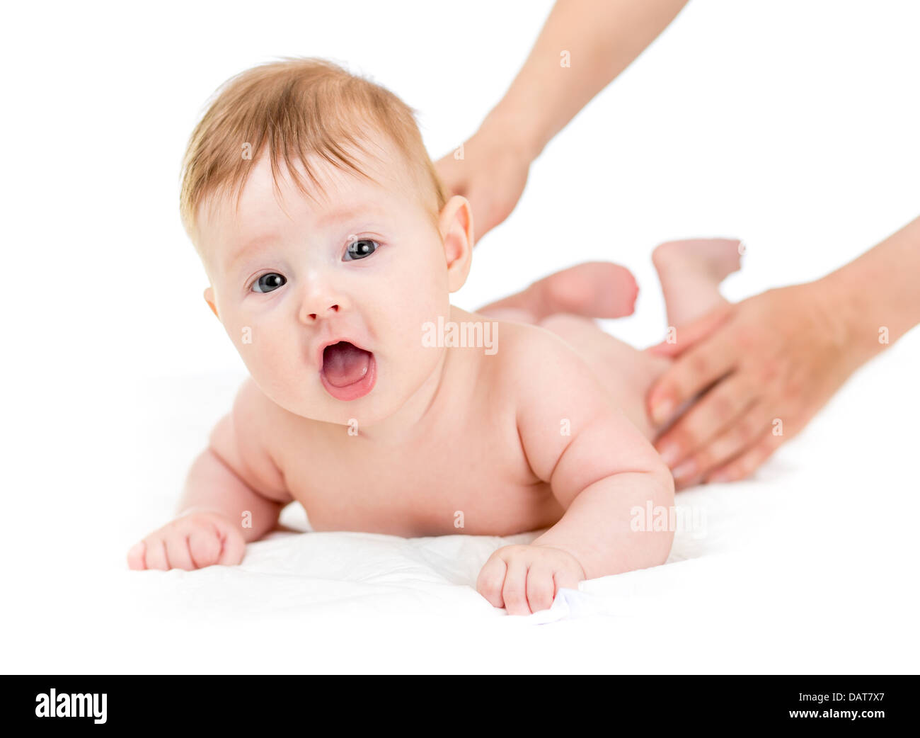 glückliches Baby bekommen massage Stockfoto